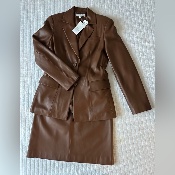 🚨 Rare Vintage Saks Fith Real Clothes leather skirt suit!!!!!!!!! - Picture 1 of 4